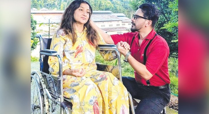 ইমতু রাতিশ ও দীপা খন্দকার একসঙ্গে ‘মধ্যবর্তিনী’ নাটকে